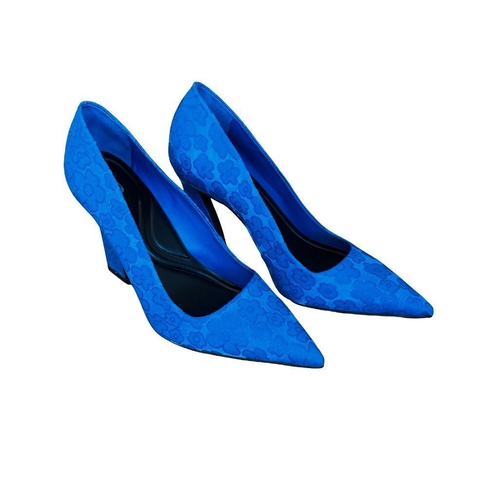 NWT Gianni Bini Blue Satin Embossed Floral Heels-Stiletto Closed Toe Size 6